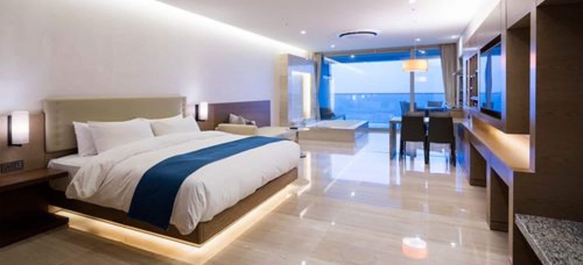 Sun Cruise Resort And Yacht Каннын Экстерьер фото